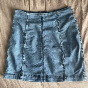 Free People Denim Comfortable Stretchy Soft Pencil Jean Mini Skirt Size 10